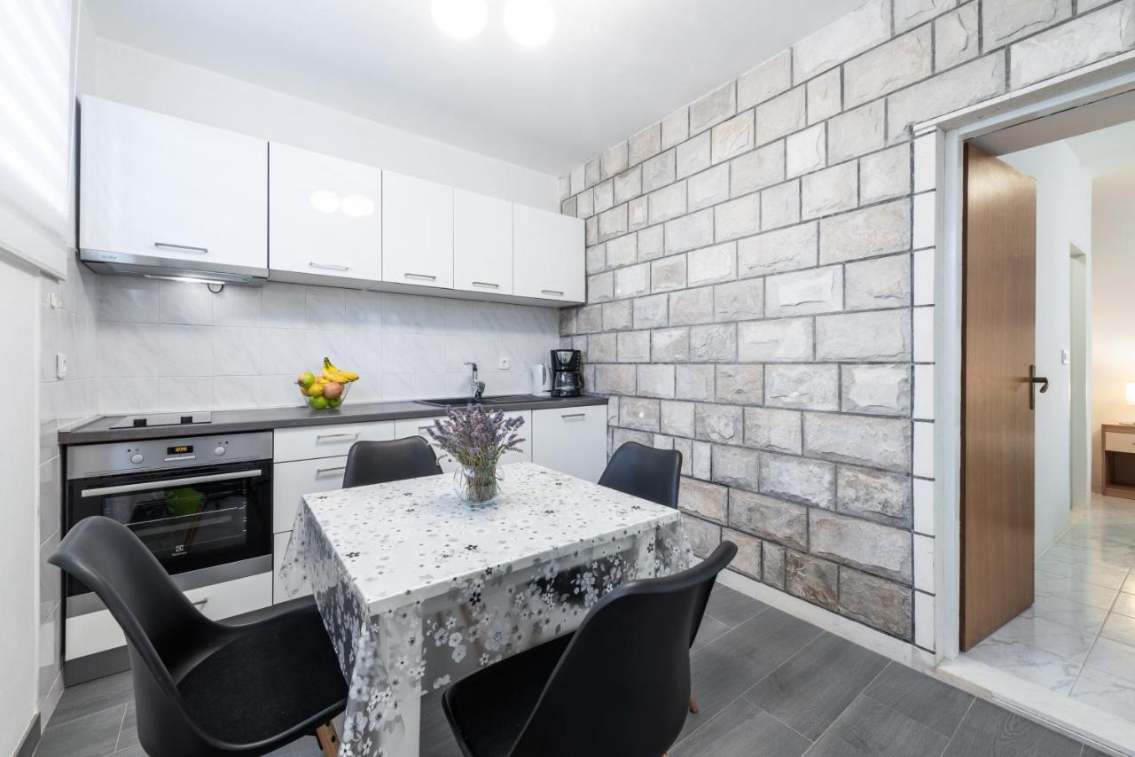 & Braticevic Apartment